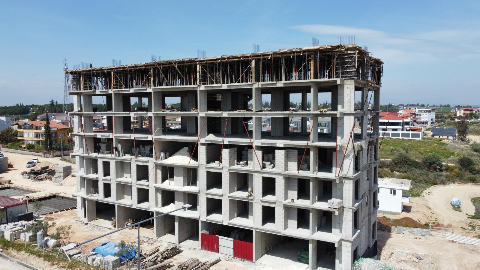İmpa Next70, İmpa West25 ve Casa Oliva projelerimizin kaba inşaatları tamamlanıyor.
